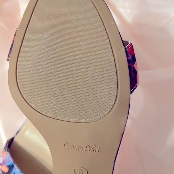 Dream Pairs heeled ankle strap sandal - Picture 5 of 6